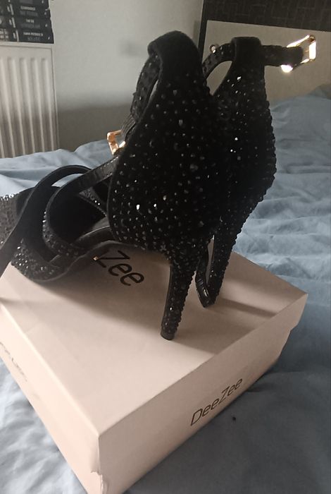 Czarne szpilki deezee błyszczące nowe rozm 38