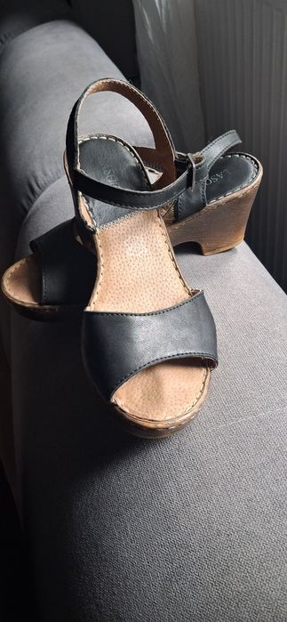 Sandały skórzane damskie Lasocki rozm.37