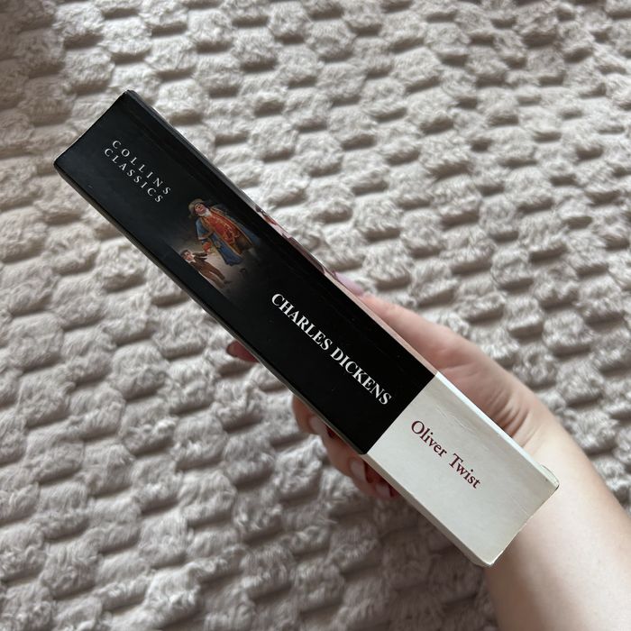 Книга англійською в оригіналі Oliver Twist Charles Dickens Collins