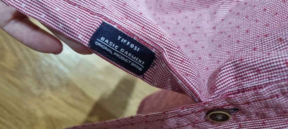 Camisa vermelha Tiffosi
