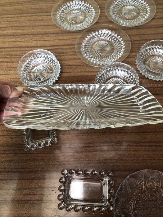 Conjunto de taças e pratinhos