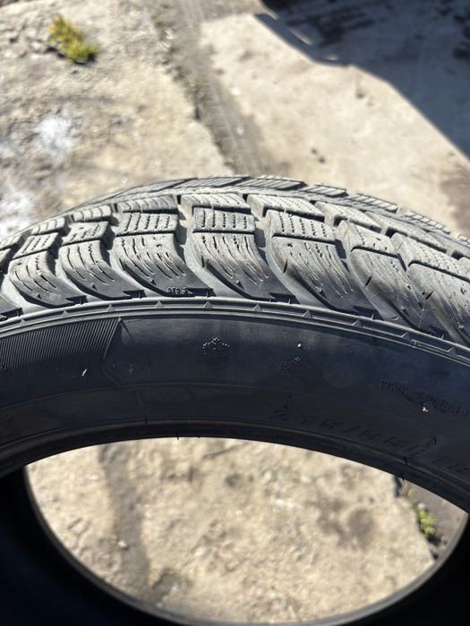 Зимова резина 215/55 r 18