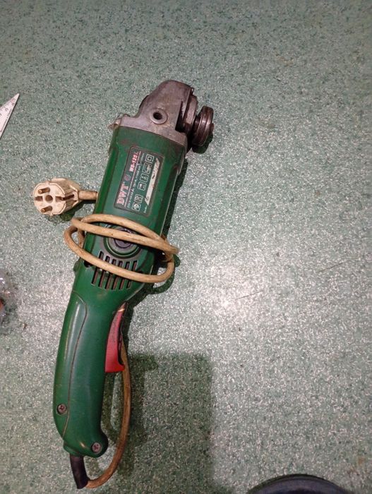 Болгарка DWT 125