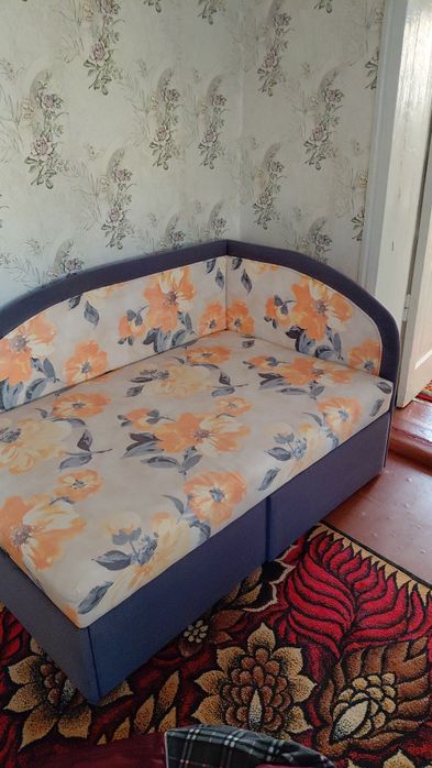 Диван практично новий стан ідеальний