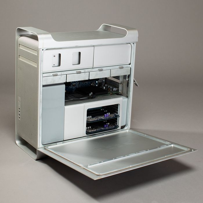 Mac Pro A1186 w dobrym stanie