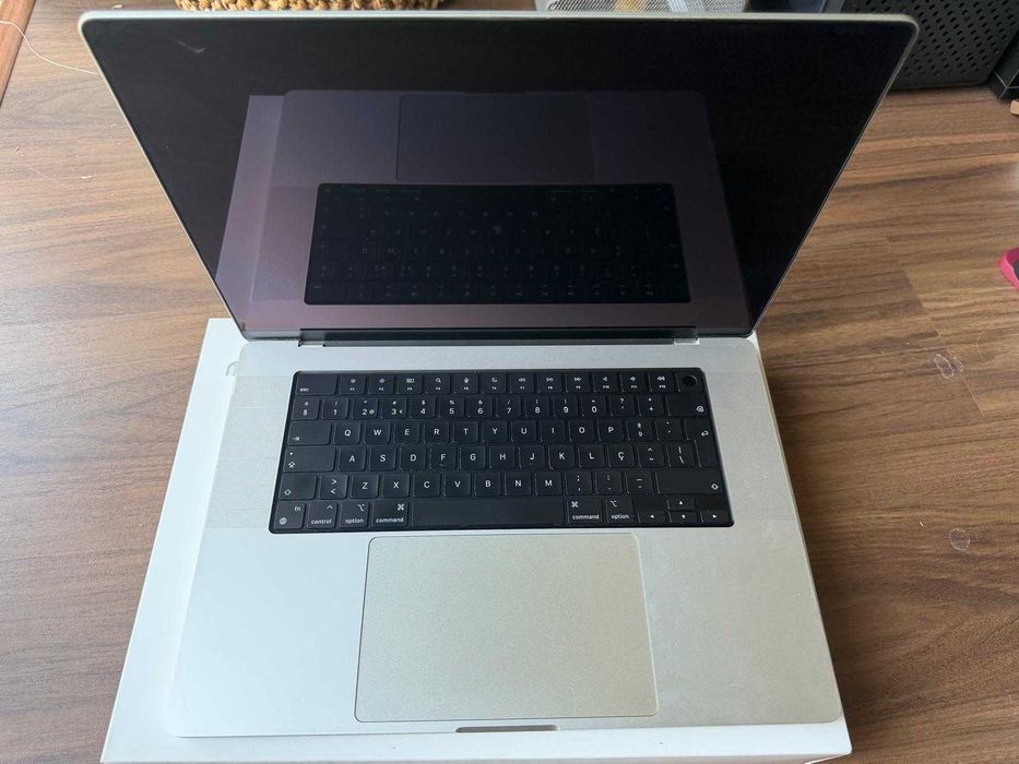 Macbook Pro 16 M1 1TB