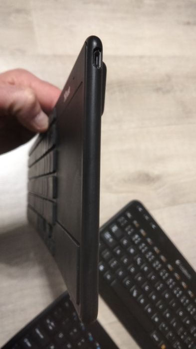 Клавіатура Logitech