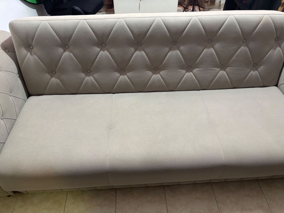 Sofá cinza em ótimo estado