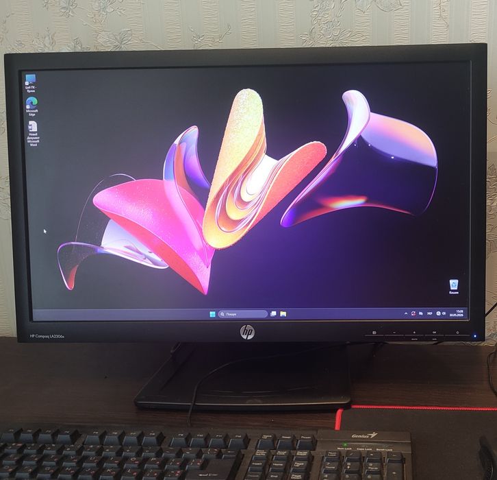 Великий монітор 23" HP Compaq LA2306x