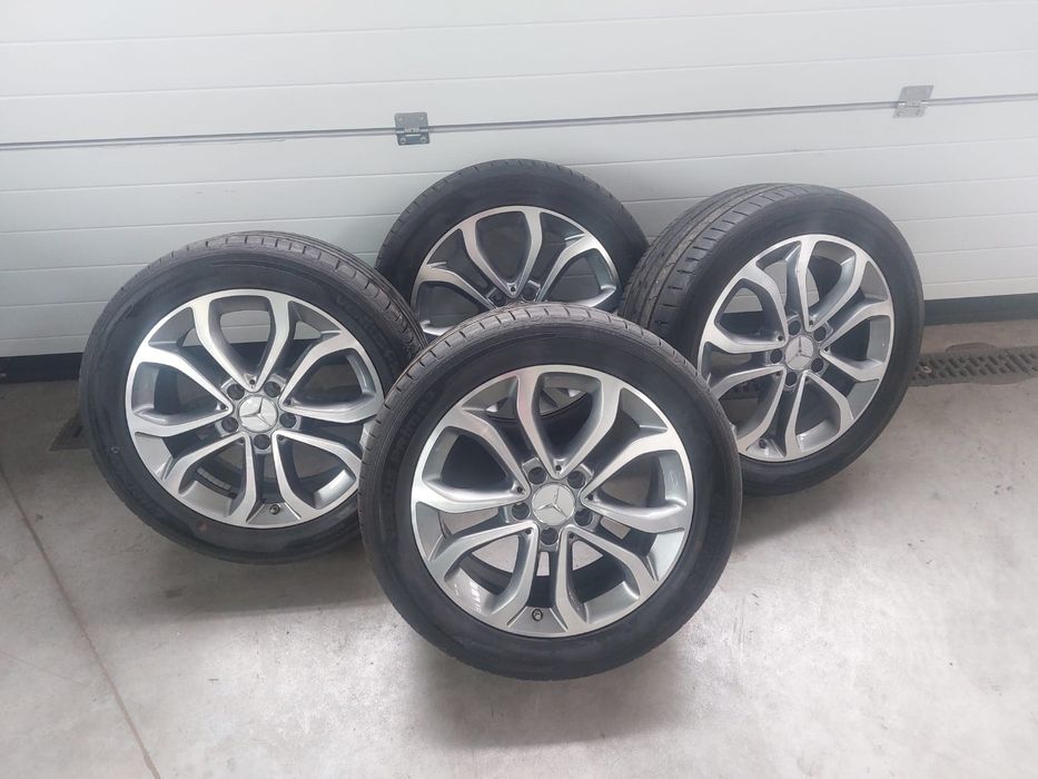 Felgi aluminiowe 5x112R17 Mercedes z oponami letnimi.