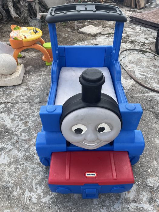 Cama de crianca de comboio