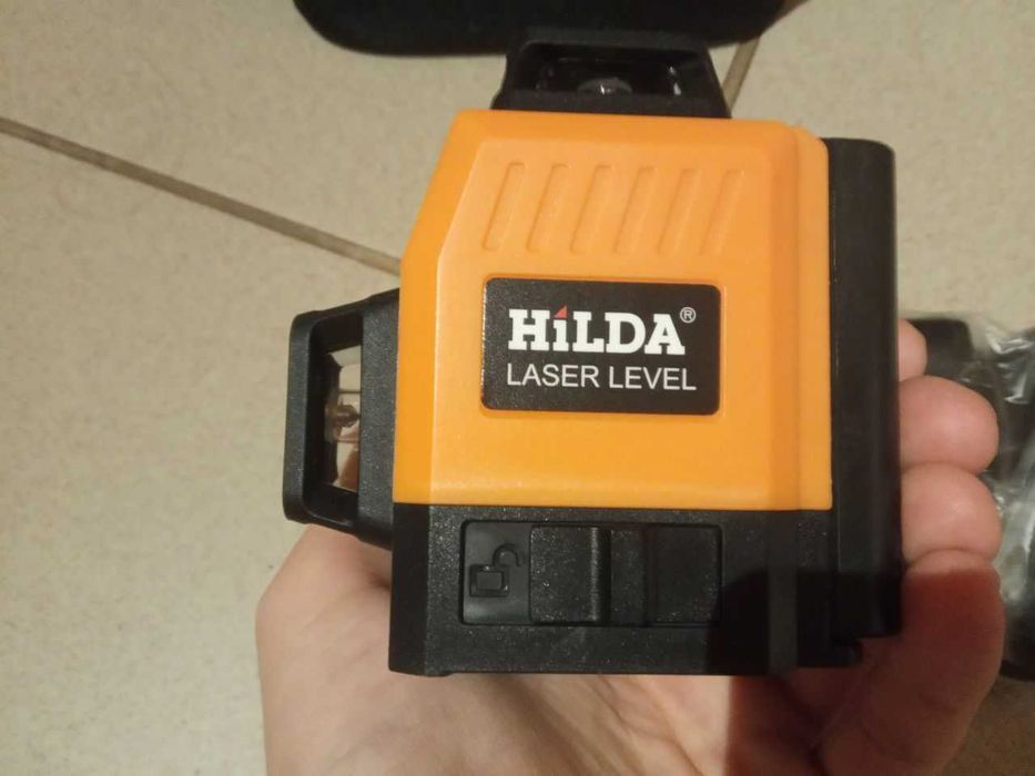 12 linii  OLX Poziomica laserowa / Laser krzyżowy