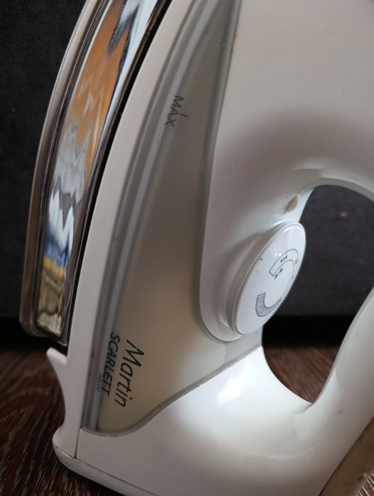 Праска  Tefal та Scarlet