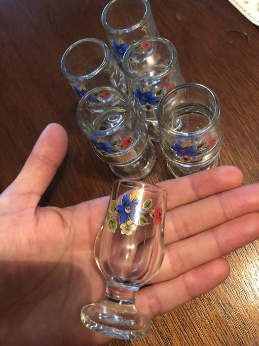 Copos pequenos de licor/shot 50cent cada