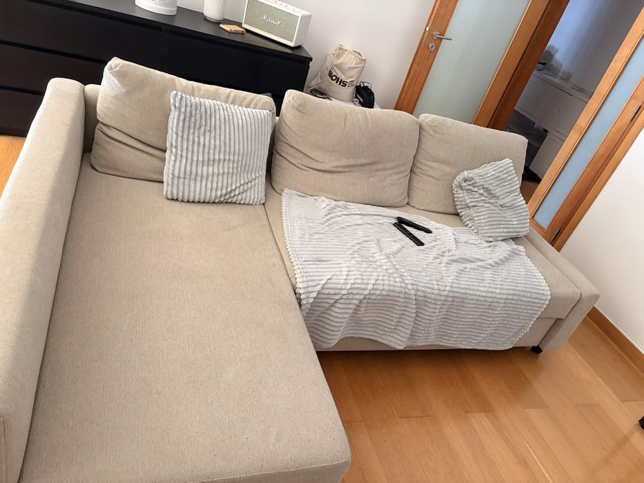 Sofa Friheiten com chaise longue , arrumacao e sofa cama