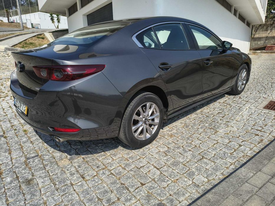 Mazda 3 2019 Sedan 1.8 Skyactiv-D Evolve para venda