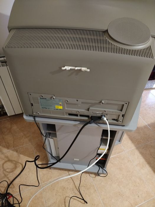 Televisão Thomson + Móvel