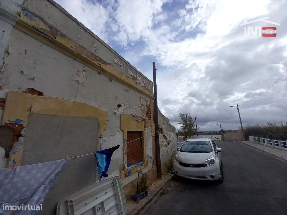 Oportunidade Única: Terreno Urbanizável no Centro do Montijo com Vi... — Montijo E Afonsoeiro, Setúbal