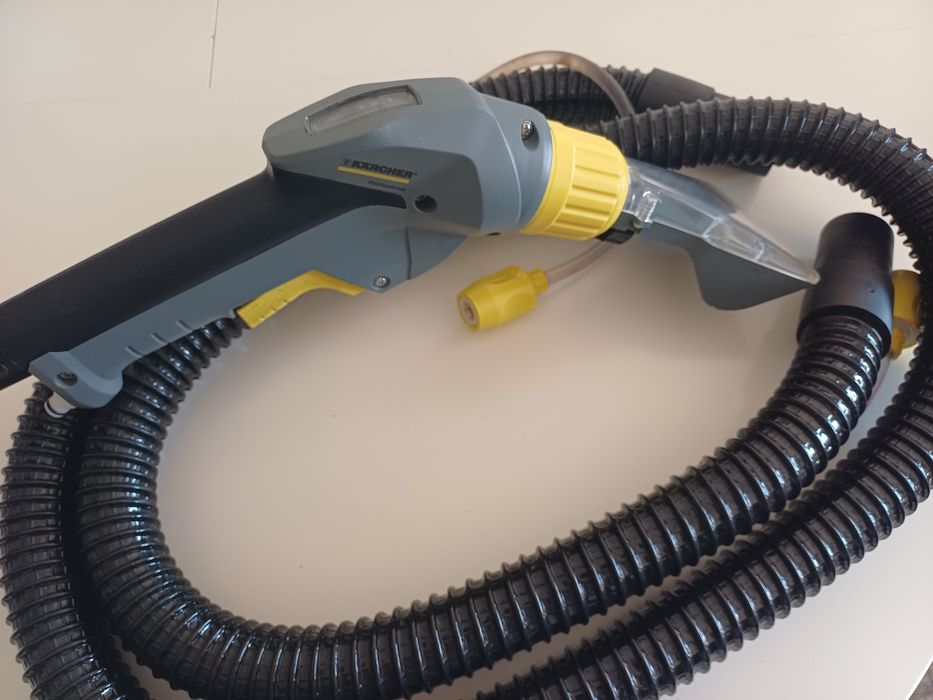 Limpa estofos, Karcher Profissional Puzzi 8/1C
