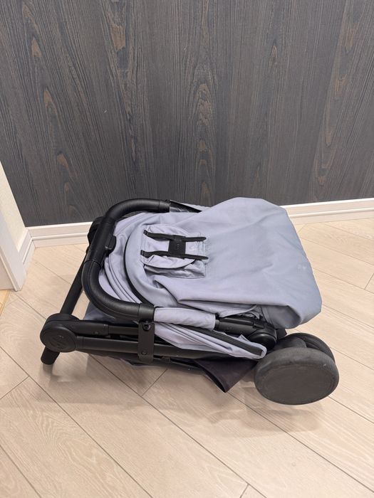 Компактна прогулянкова коляска Elodie details Mondo