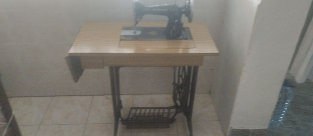 Máquina costura Singer