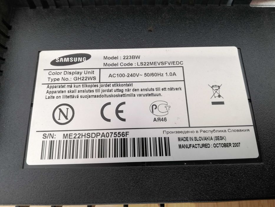 Monitor Samsung SyncMaster 223BW - 22 cale uszkodzony