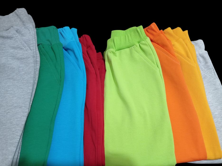 Spodnie dresowe od rozmiaru 134 do 140