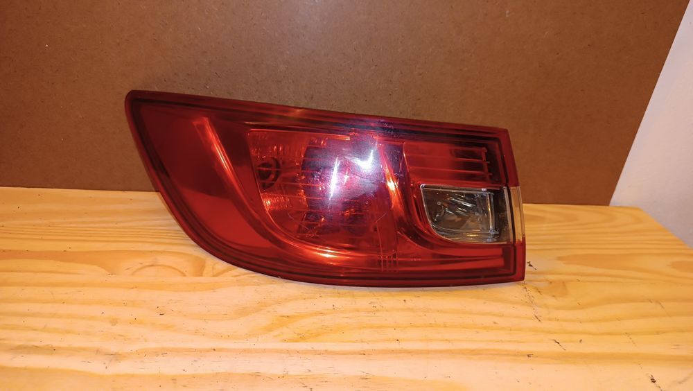 Vendo farolim stop esquerdo de Renault Clio 4 ano 2012/24