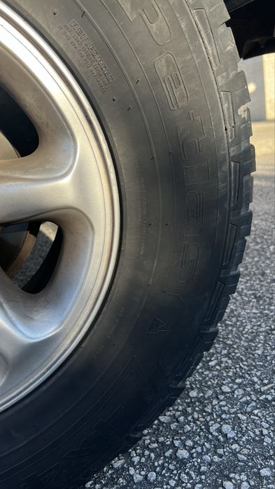 Jantes e pneus 265/70r15 6x139,7