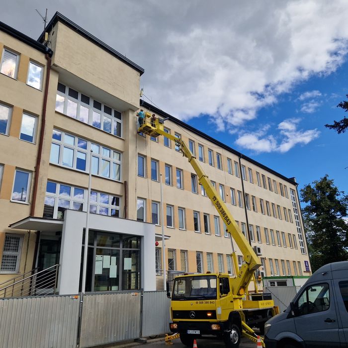 Podnośnik koszowy 22m zwyżka