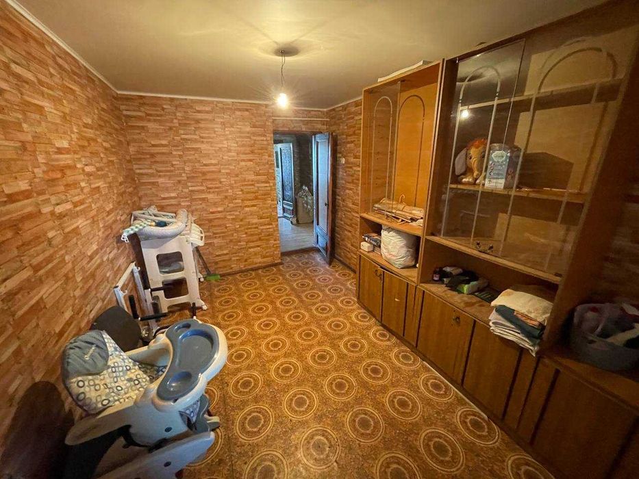 Продаж 3-х кімнатної квартири вул Квітнева