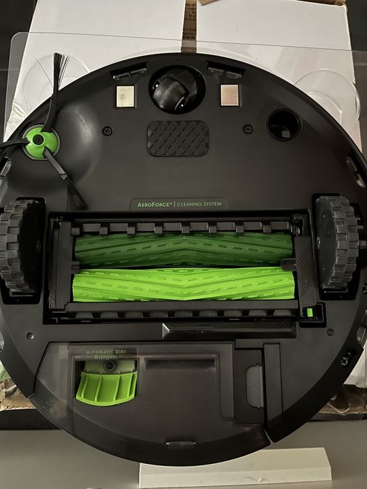 Robot j7+ com garantia ate 2027.