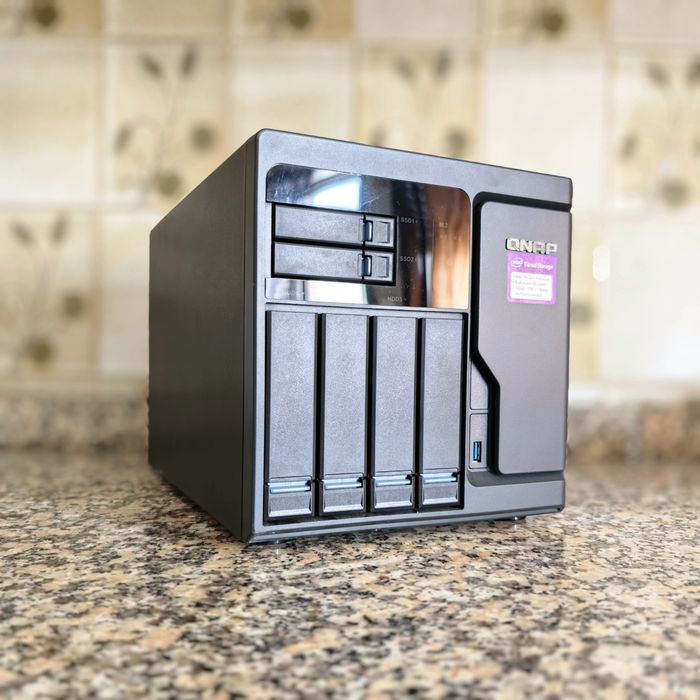 NAS QNAP TVS-682512893822646374404