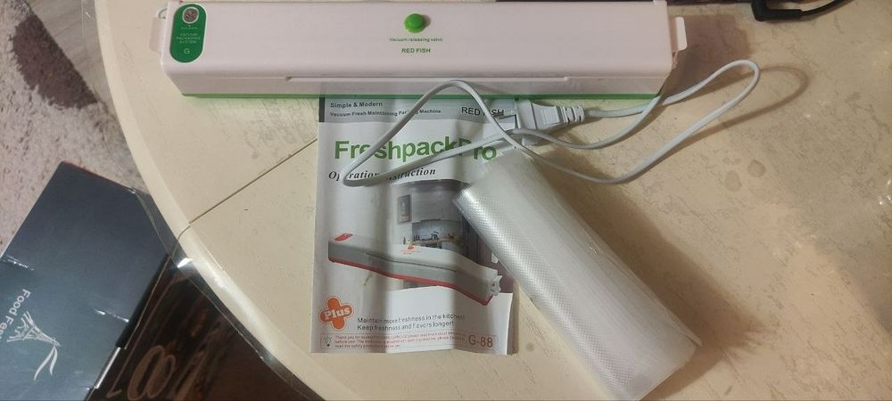 Вакуумный упаковщик еды Freshpack Pro.