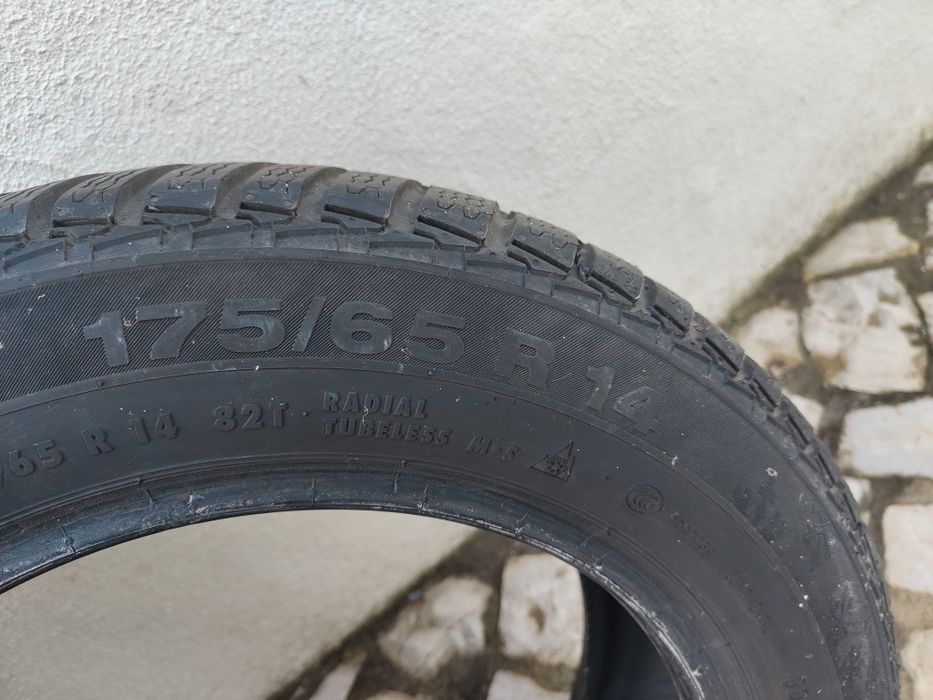Par de Pneus Continental 175/65/14
