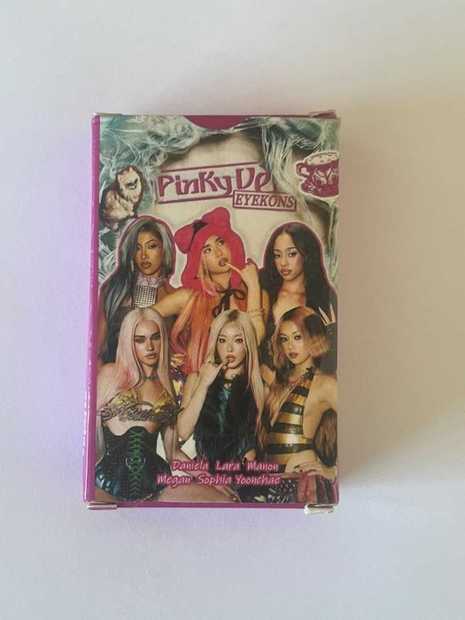 Lote de 92 photocards das KATSEYE com autocolantes.