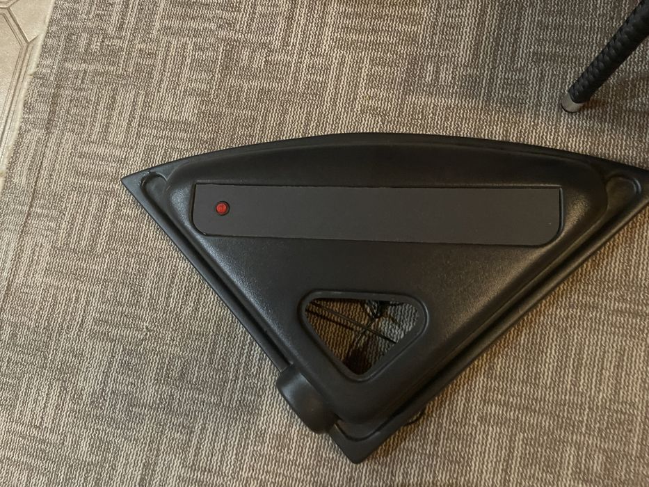 Аквариум трикутний