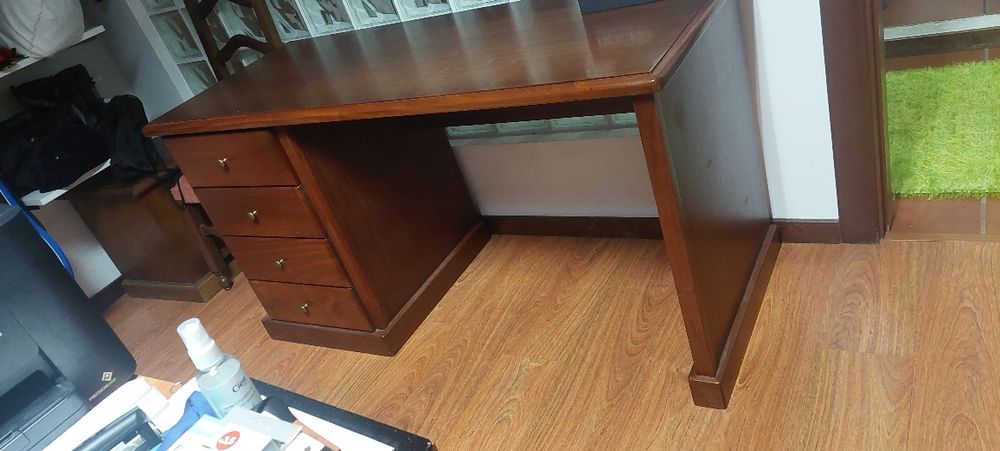 Secretária impecável