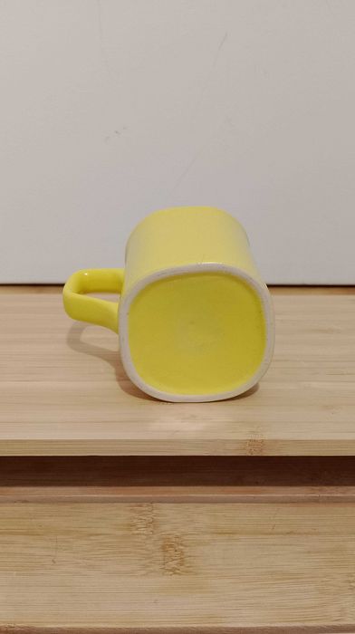 Kubek ceramiczny żółty, kwadrat, 200 ml.
