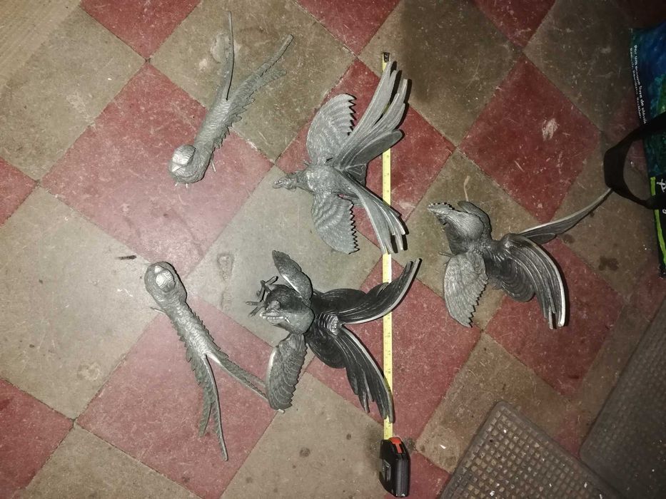 Escultura/Bibelot/Estatueta em bronze, conjunto de 5 galos.