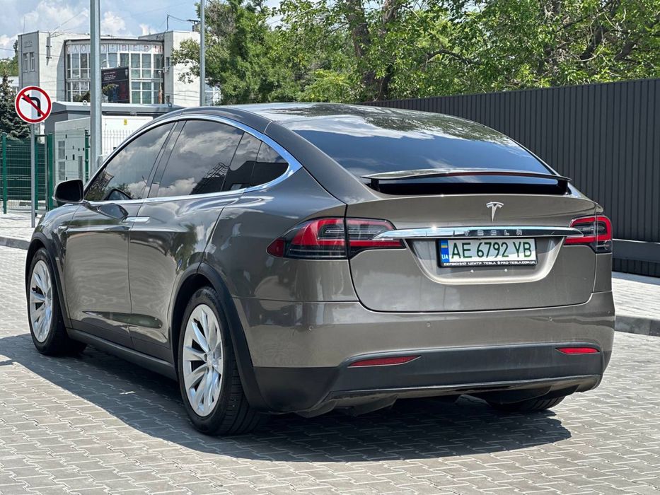 Tesla Model X 2016