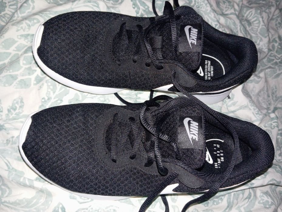 Кросівки nike tanjun 38р. В гарному стані.