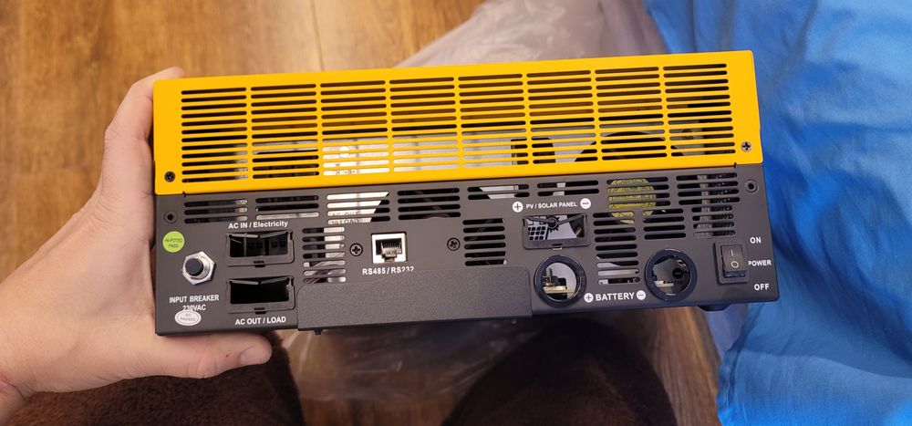 Инвертор гибридный 24 вольта 3.5 кВт 80А заряд