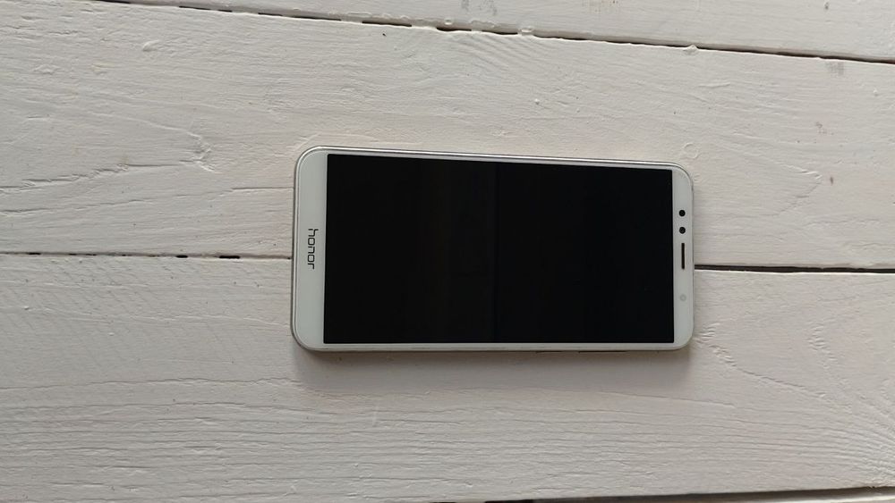 Продам телефон Honor 7C