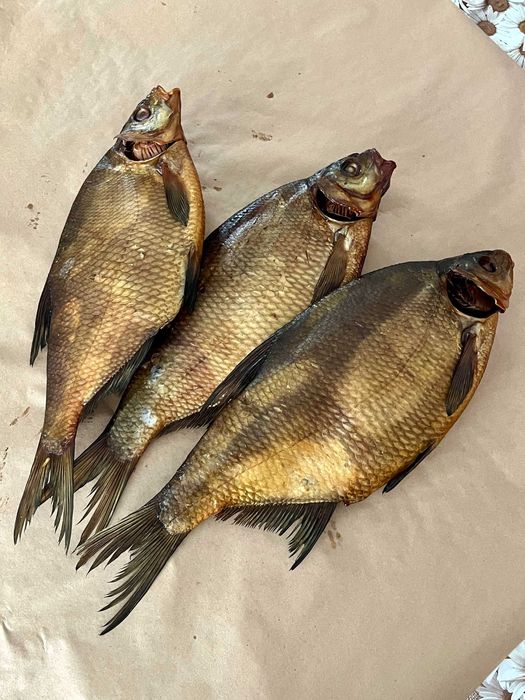 Лящ без ікри копчений , товстолоб , власне виробництво