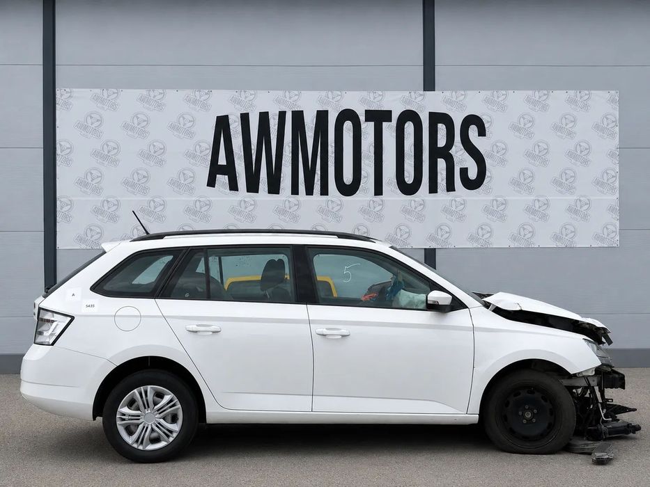 SKODA FABIA 2016 *SAMOCHÓD NA CZĘŚCI* 5435 9P / F9E  MASKA, LAMPA, DRZWI, LUSTERKO, ZDERZAK, GRILL, BŁOTNIK, KLAPA, BELKA, DESKA, FOTELE, KANAPA, ĆWIARTKA KIEROWNICA, TARCZE, ZACISKI, ZAWIESZENIE, KOMPLETNY PRZÓD, KOMPLETNY TYŁ, LICZNIK, ZEGARY, PRAWE LEW