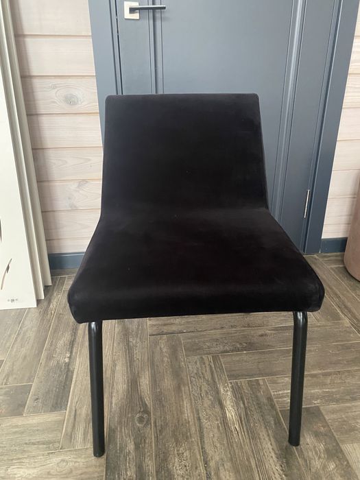 Розпродаж! Стільці, пуфи, крісла