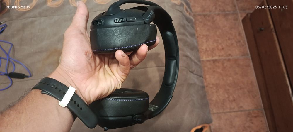 Estou a vender estes fones na ps4 né bom estado porque ja não estou a usá-los