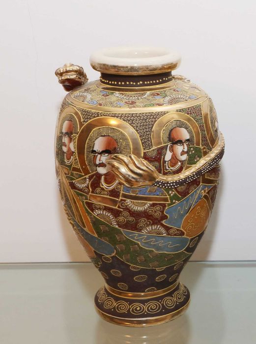 Par de Jarrões em porcelana Satsuma do Japão Séc.XIX