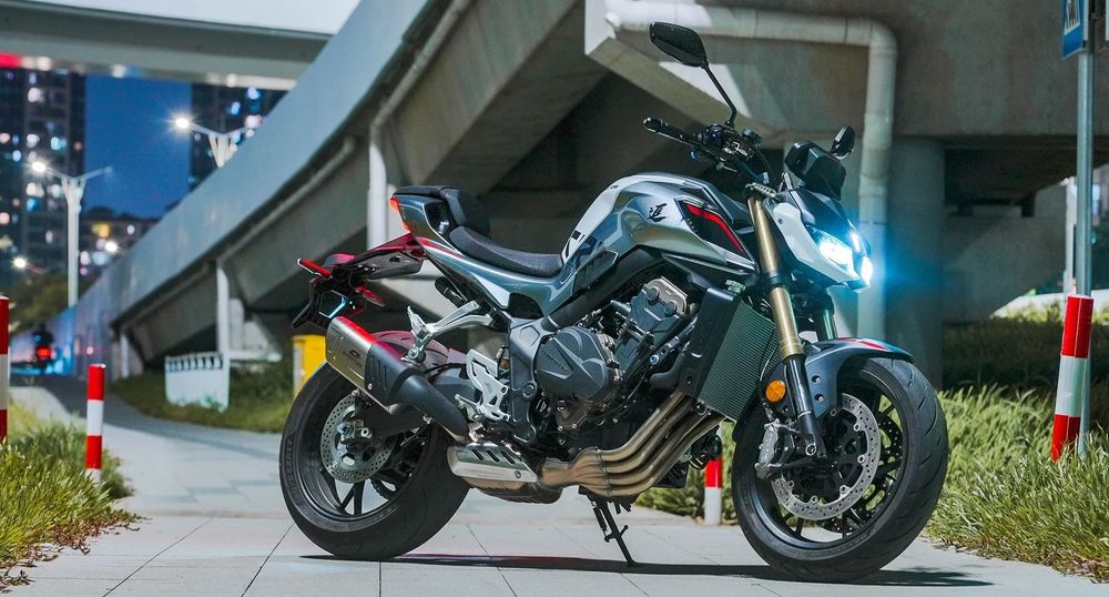 QJMOTOR SRK 700 Motocykl Naked QJMOTOR SRK 800 Nowy Model 2026 SRK 800RR
